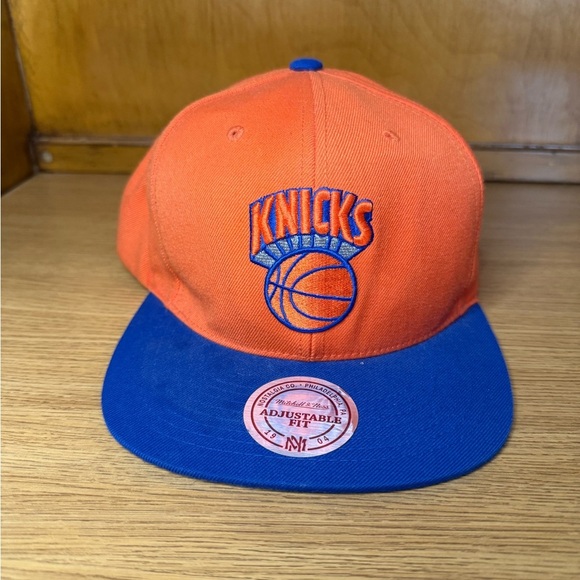 Mitchell & Ness Knicks Snapback Hat – NBA Hardwood Classics – Adjustable - Picture 1 of 5